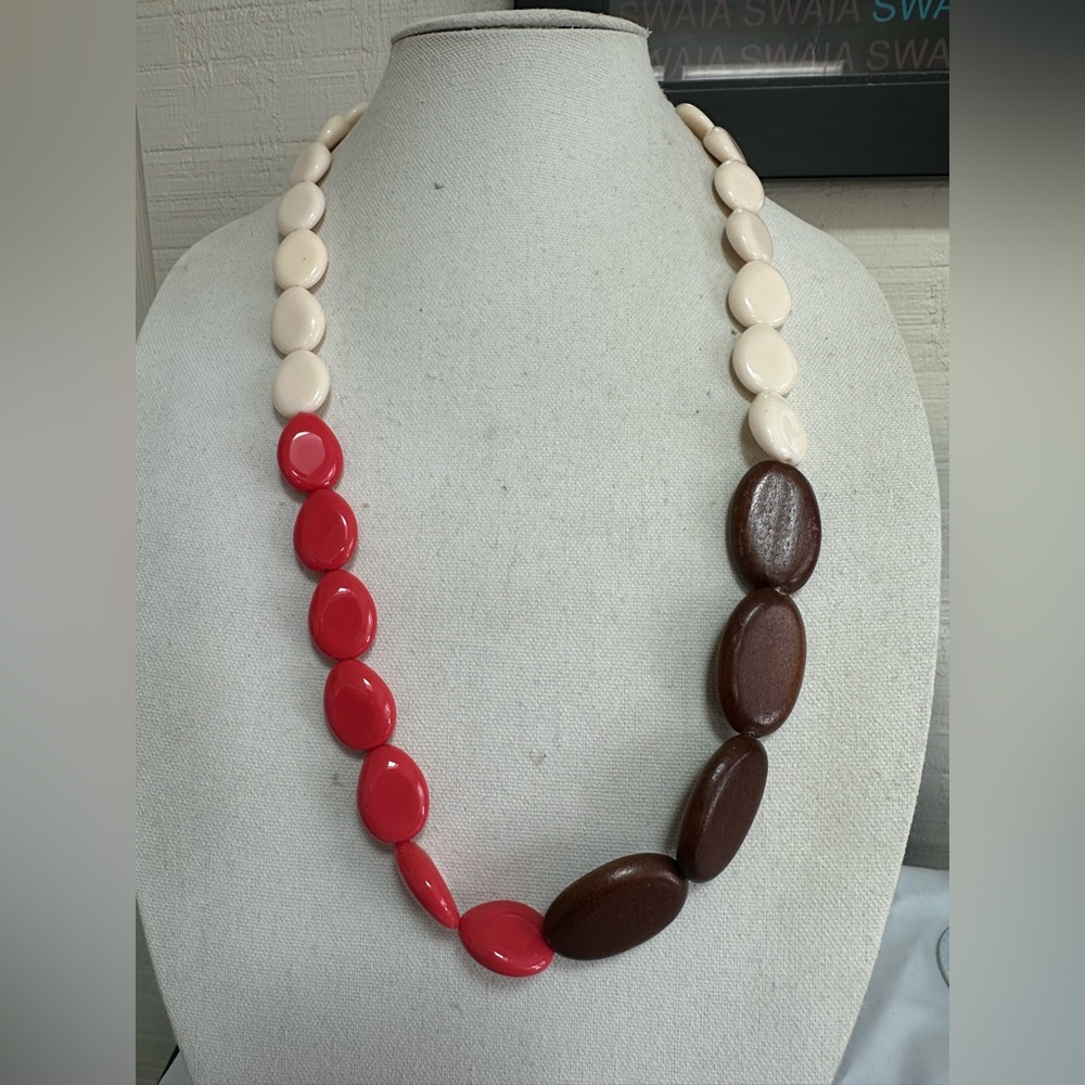Long abstract vibe bean shaped bead necklace